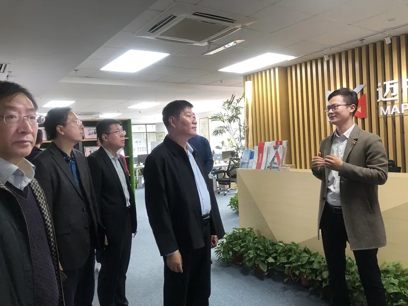 泰州市姜堰区委常委、姜堰经济开发区党工委书记王荣明等领导一行莅临迈普人才集团考察指导(图3)